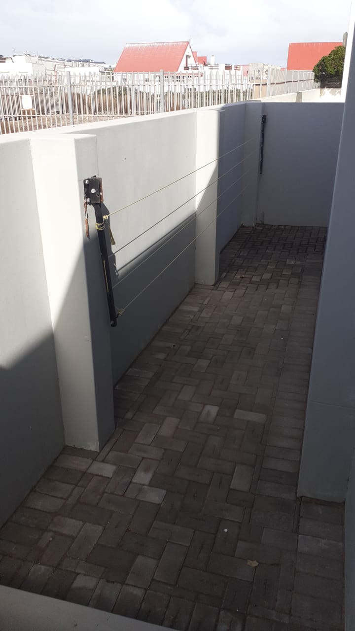 To Let 4 Bedroom Property for Rent in Laguna Sands Western Cape